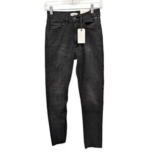 Forever 21 Black High Rise Relaxed Fit Tapered Leg Mom Jeans Size 24